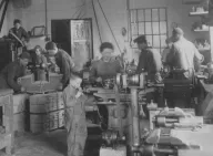 Gestión del Enfriamiento Industrial desde 1920 | Refrind Diseñamos soluciones para la gestión del enfriamiento industrial: sistemas de presurización, acondicionadores de aire, enfriadores y refrigeradores industriales.